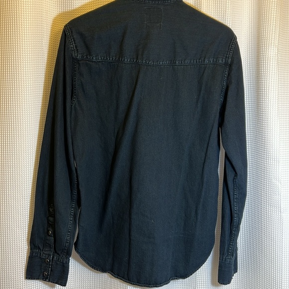 Gap Slim Fit Denim Shirt (Men’s) - Picture 6 of 6